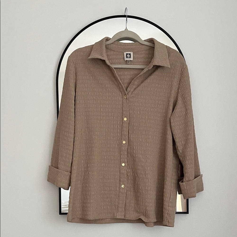 🎊5/$50 Neutral textured button down